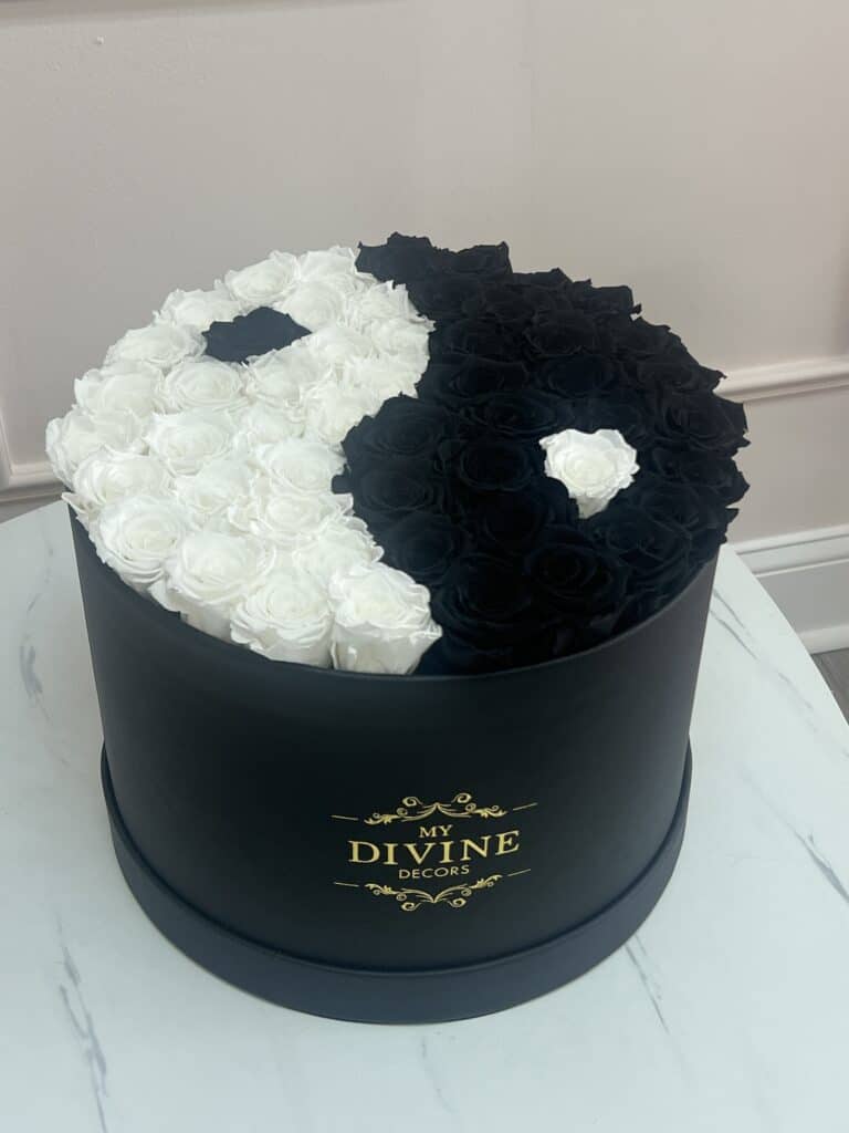 Yin Yang Preserved roses in Leather Box