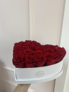 Preserved Roses Medium Heart Box - Image 7