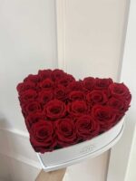 Rosas Preservadas Caja Corazón Mediana - Image 6