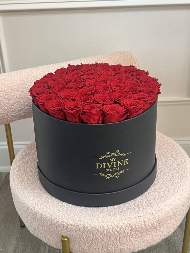 Preserved roses in Leather Box