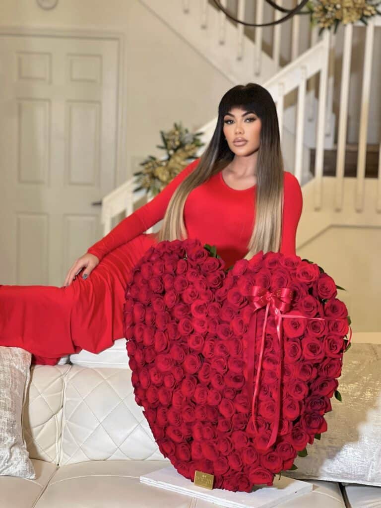 200 Roses Standing Heart - Image 3