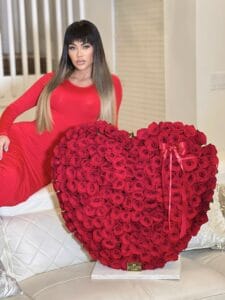 200 Roses Standing Heart
