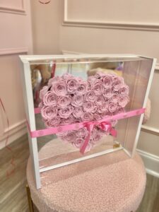 Oversized Heart Mirror Acrylic Box - Image 4