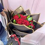 Ramo de Rosas y Rusco