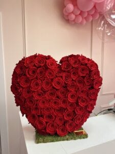 20” Standing Heart in Preserved Roses - Image 3