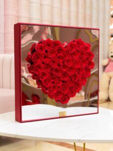 Oversized Heart Mirror Acrylic Box - Image 3