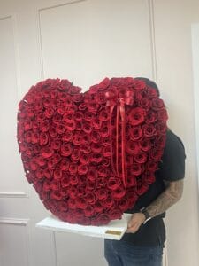 200 Roses Standing Heart - Image 2
