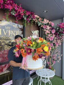 200 Tulips Grand Box - Image 2