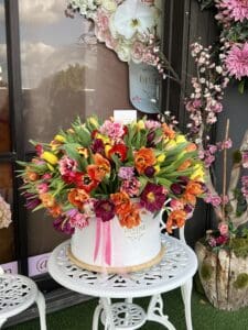 200 Tulips Grand Box