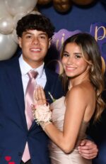 Conjunto de Corsage y Boutonnière para Prom - Image 12