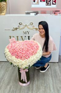 Standing Heart Roses Bouquet - Image 7