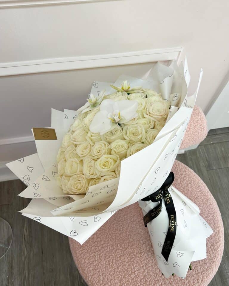 Bella Bouquet of Roses and Orchids Buchon - Image 6