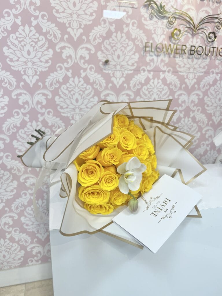 Bella Bouquet of Roses and Orchids Buchon - Image 5