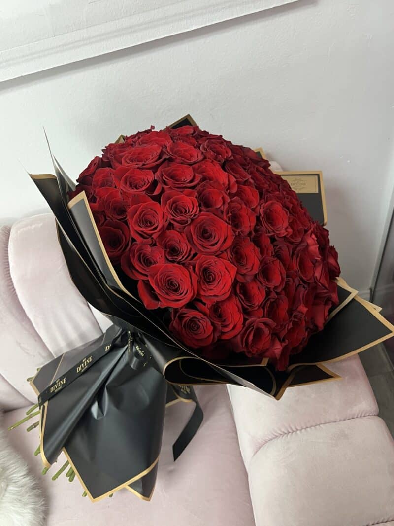 Hand Bouquet of Roses - Image 14