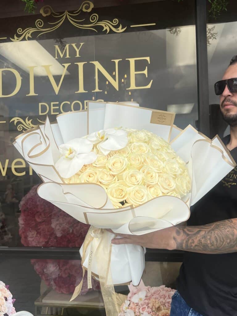 Bella Bouquet of Roses and Orchids Buchon - Image 2