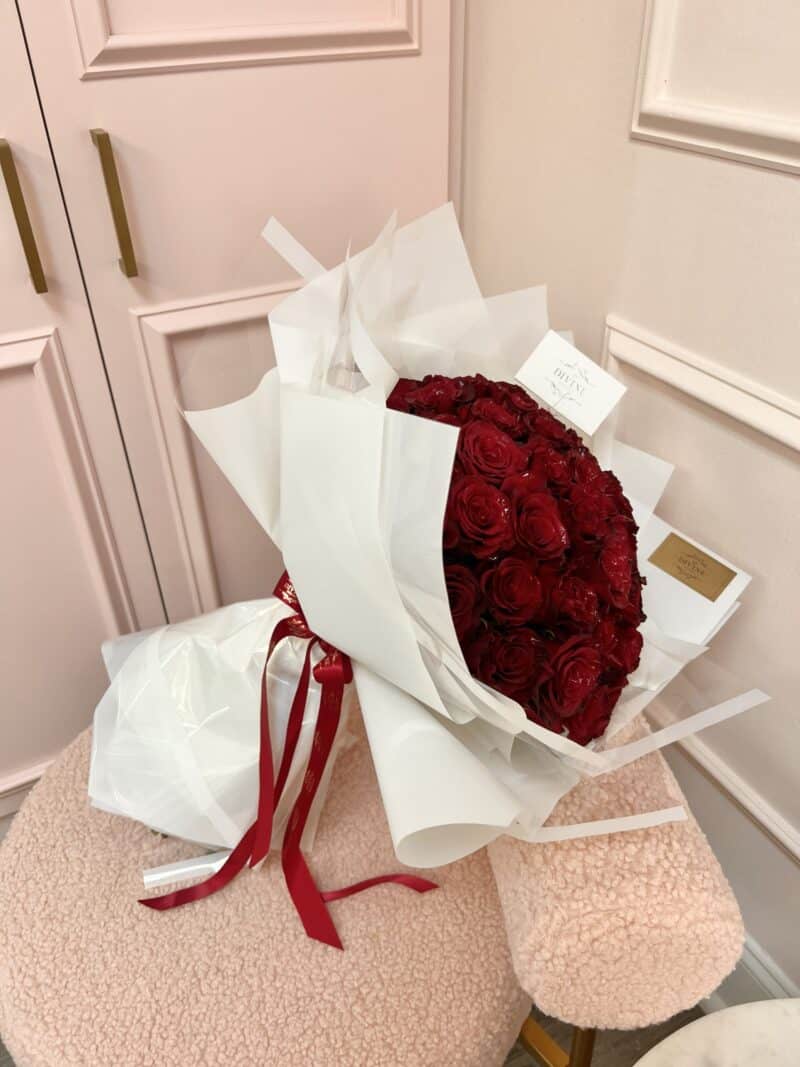 Hand Bouquet of Roses - Image 19