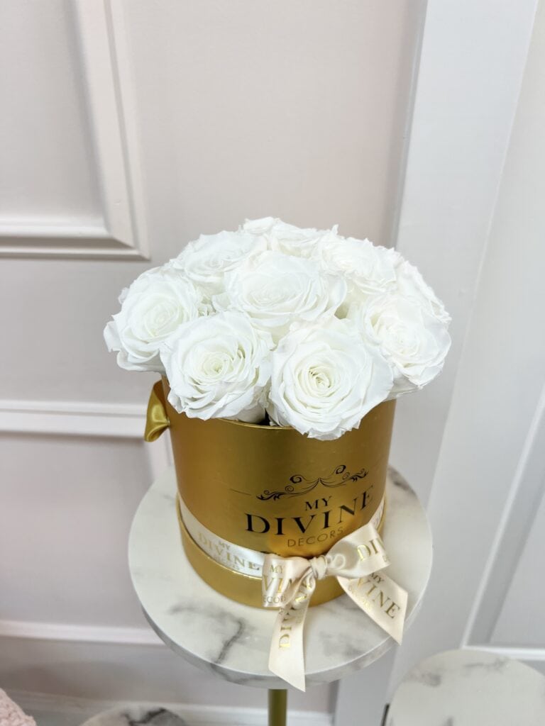 Annie Preserved Roses Medium Box