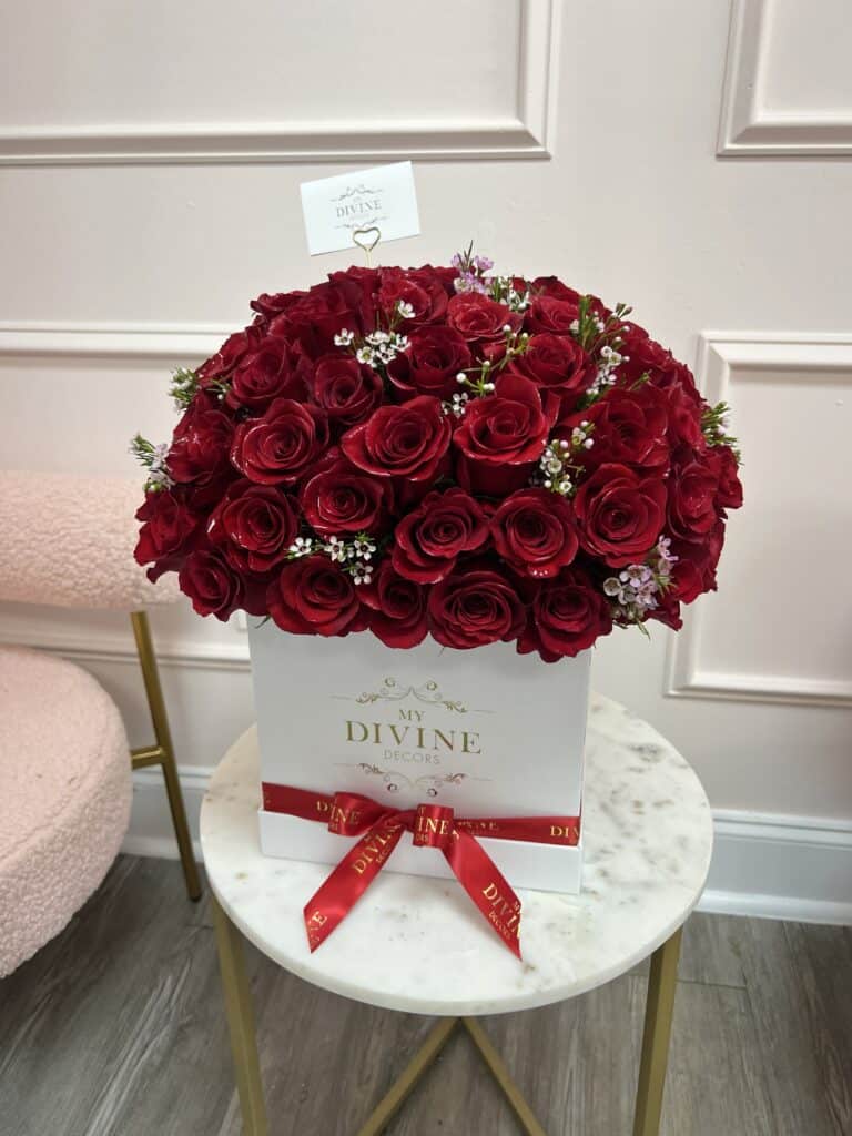 Squared Box Round Fresh Roses