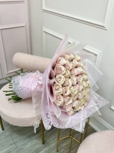 Hand Bouquet of Roses Ramo Buchon - Image 19