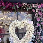 Corona de Corazón con Rosas y Nube de Novia - Image 2