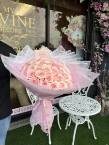 Hand Bouquet of Roses Ramo Buchon - Image 13