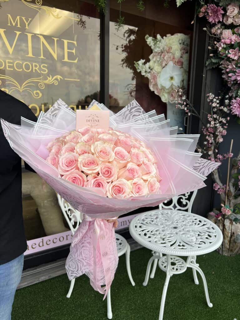 Hand Bouquet of Roses Ramo Buchon - Image 13