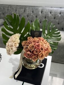 Ellena Fresh Roses in Vase - Image 2
