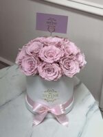 Caja Redonda Mediana con 16 Rosas Preservadas - Image 4