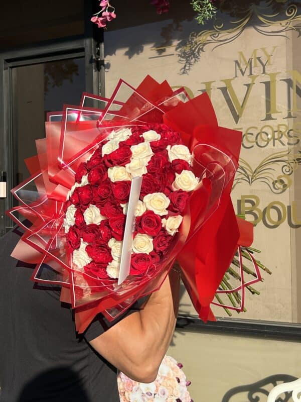 Hand Bouquet of Roses Ramo Buchon - Image 9
