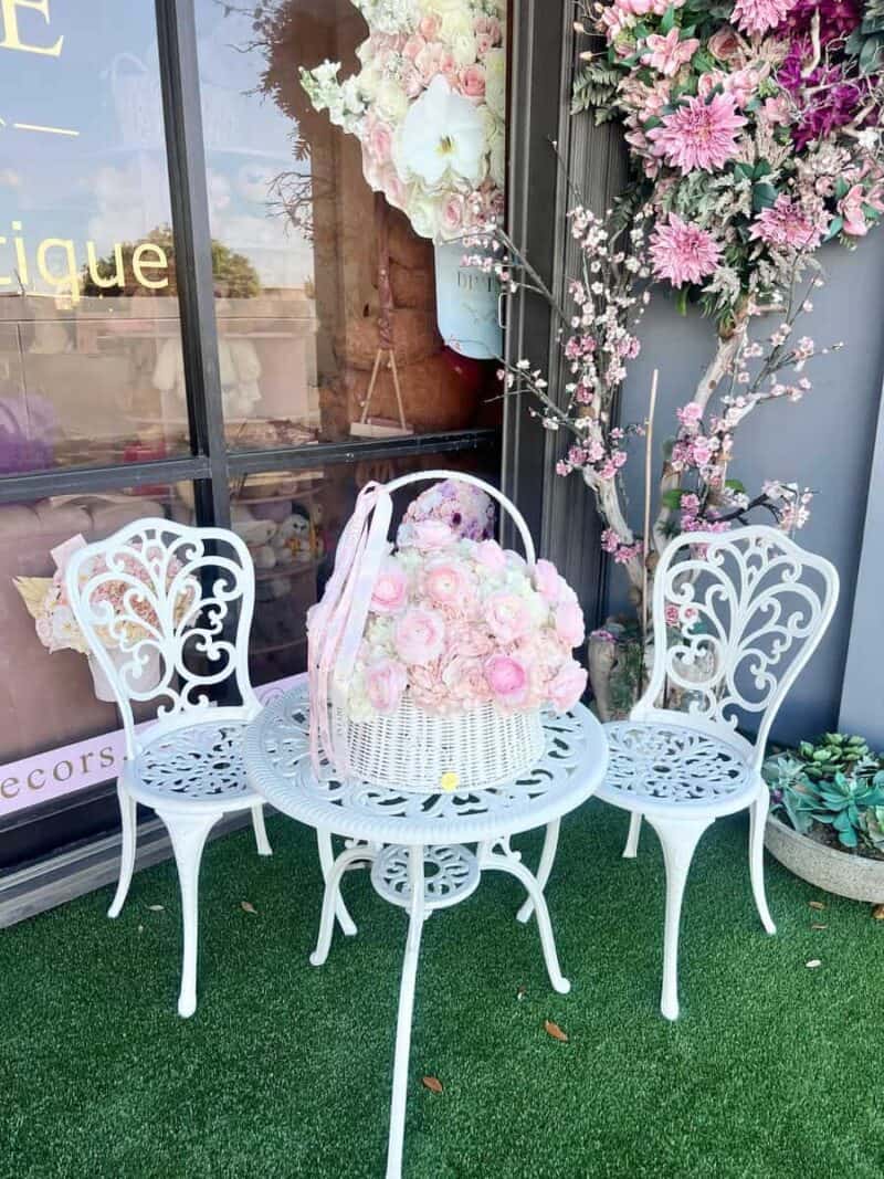 Ranunculus & Hydrangeas Basket - Image 2