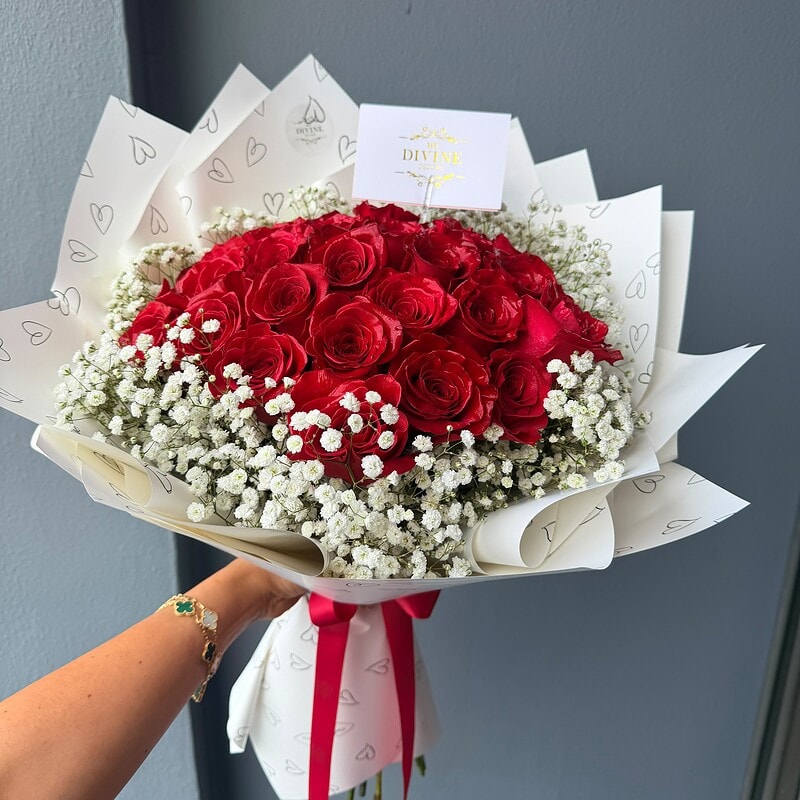 Lauren Roses & Baby’s Breath Bouquet