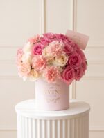 Marianne medium hat box with hot pink and cream roses and pink carnations
