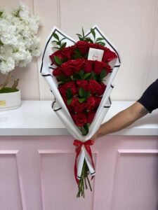 Mila Hand Bouquet - Image 5