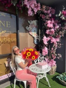 Roses & Sunflowers Hand Bouquet - Image 9