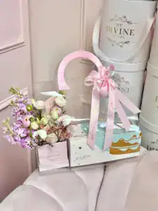 Divine flowers and NY cookies - Image 2