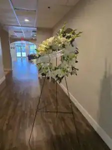 Medium Mixed Flowers wreath - Image 3