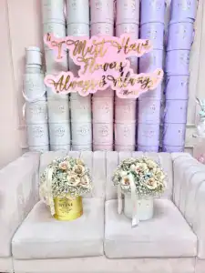 Ori Baby’s breath & Roses Box - Image 4