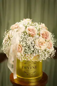 Ori Baby’s breath & Roses Box - Image 2