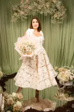 Ramo de Rosas y Pasto de Trigo de Ori - Image 3