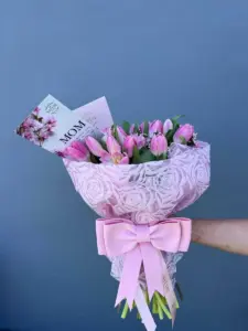 Tulips bow bouquet - Image 3