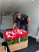 Grand Basket of Roses - Image 3