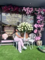 Stylish Basket of Roses - Image 2