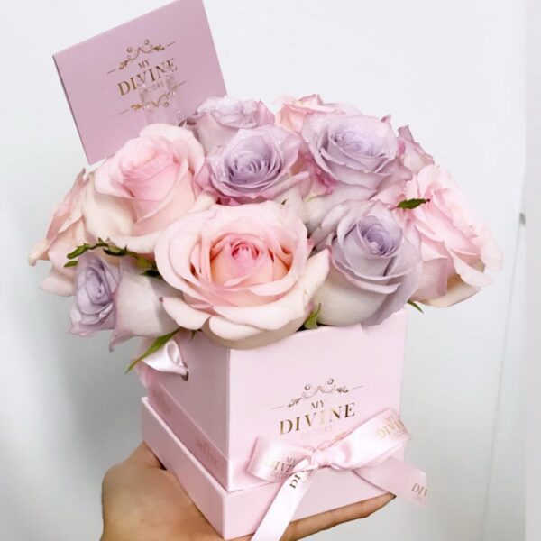 Mini box with Roses round