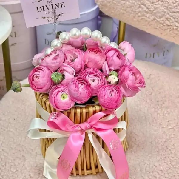 Ranunculus Small Basket