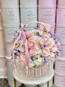 Blooming elegance basket - Image 2