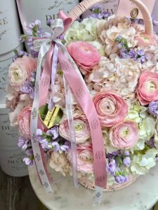 Blooming elegance basket - Image 3