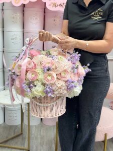 Blooming elegance basket