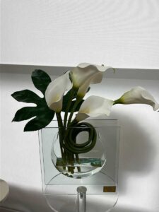Modern Elegance – White Calla Silk Arrangement - Image 2