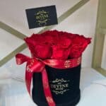 Nash Caja de Rosas Preservadas Mediana 6"