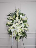 Arreglo Elegante de Pie para Funeral - Image 3